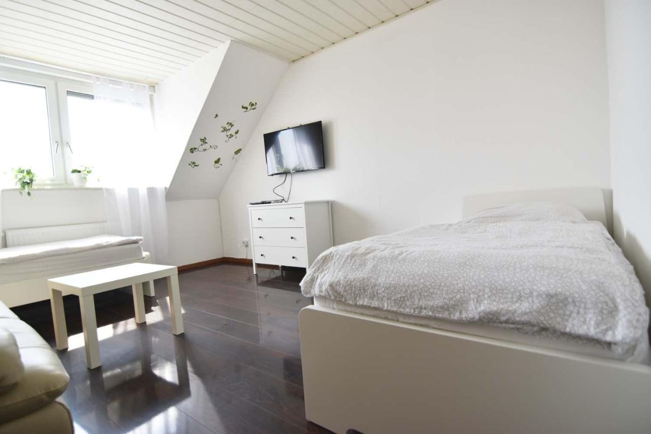 Cozy Worker Apartments Niederkassel Exterior photo